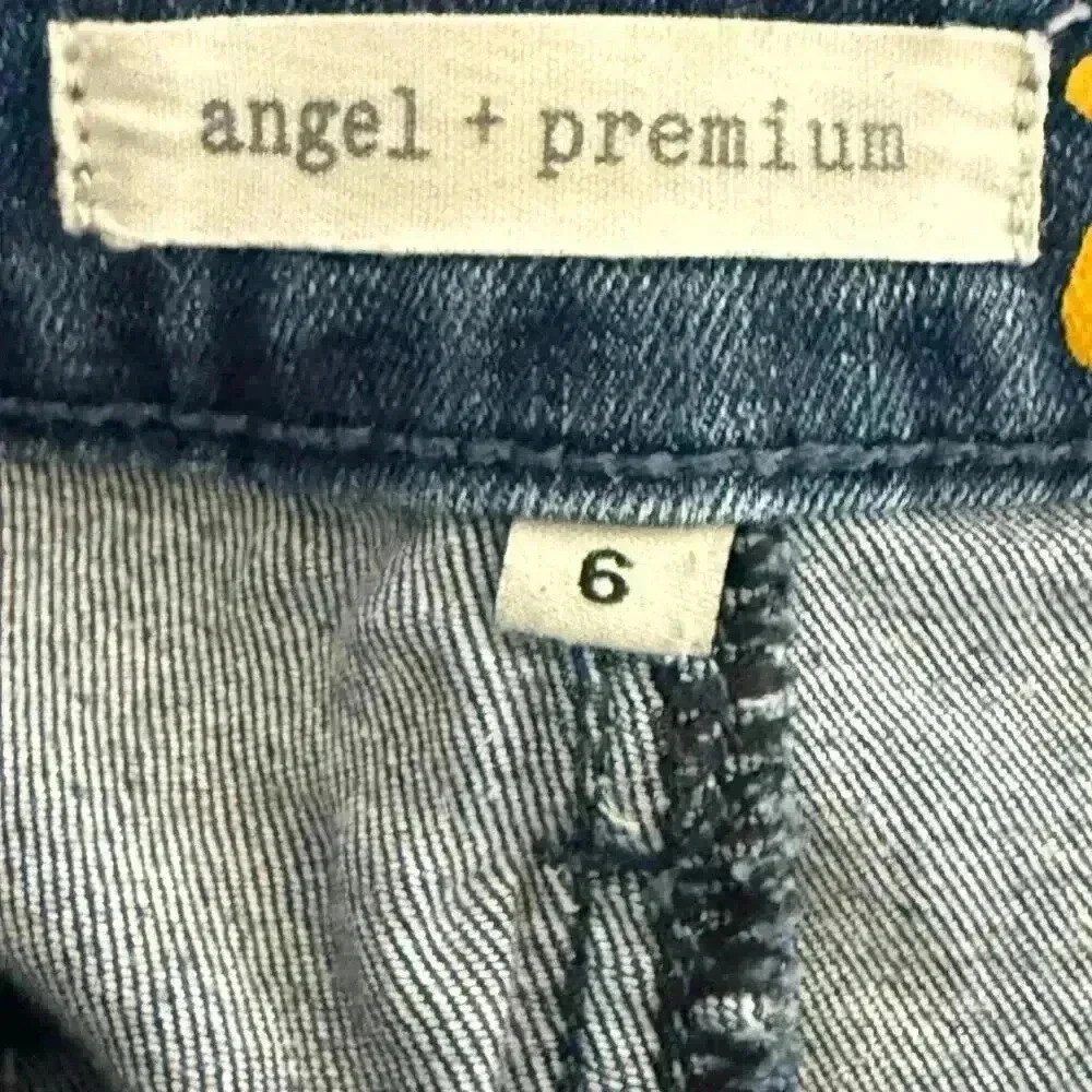 Angel + Premium Kim Fit Women’s Size 6 Stretch Cropped Jeans Embroidered Hems - Picture 8 of 9